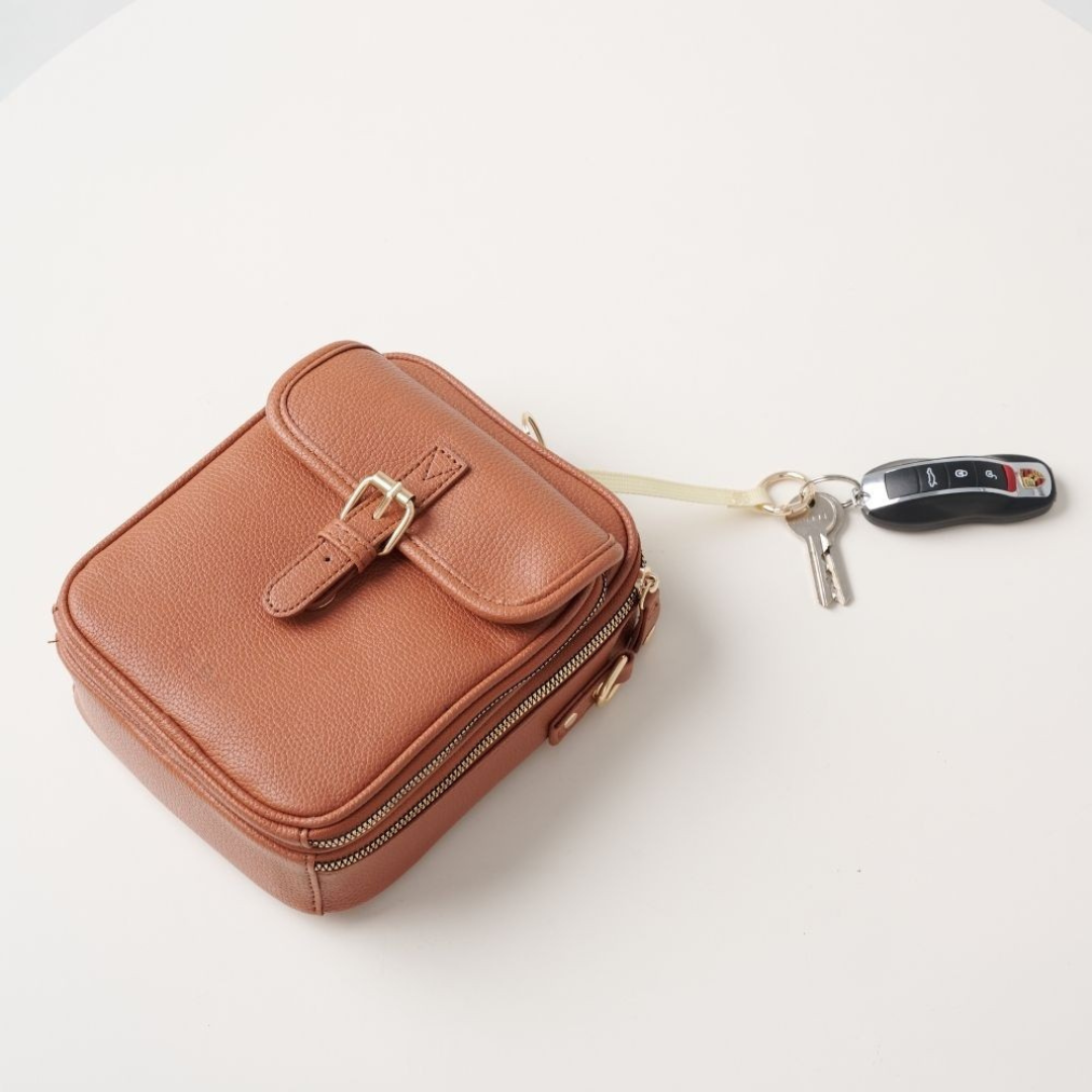 Vastra | Spacious Crossbody Bag