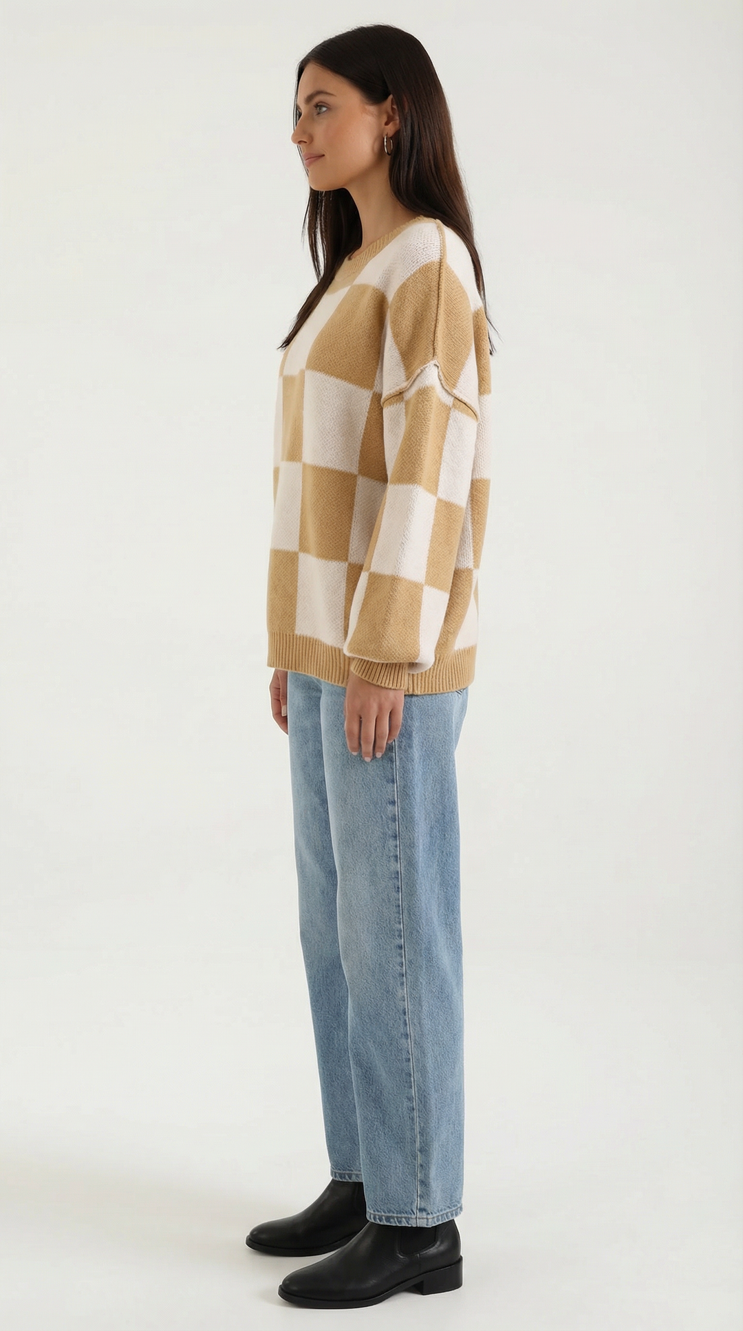 Knitted sweater with a check design